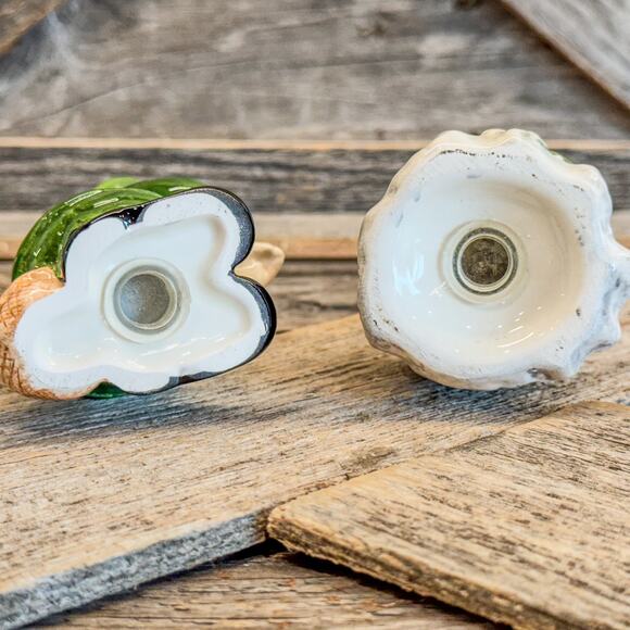 Appletree Designs Leprechaun w Pot of Gold/Silver Salt and Pepper Shaker Set - Picture 7 of 8